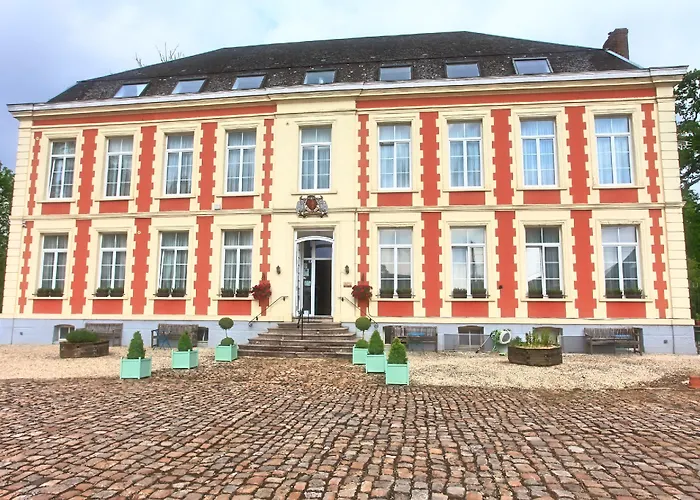 Chateau De Moulin Le Comte