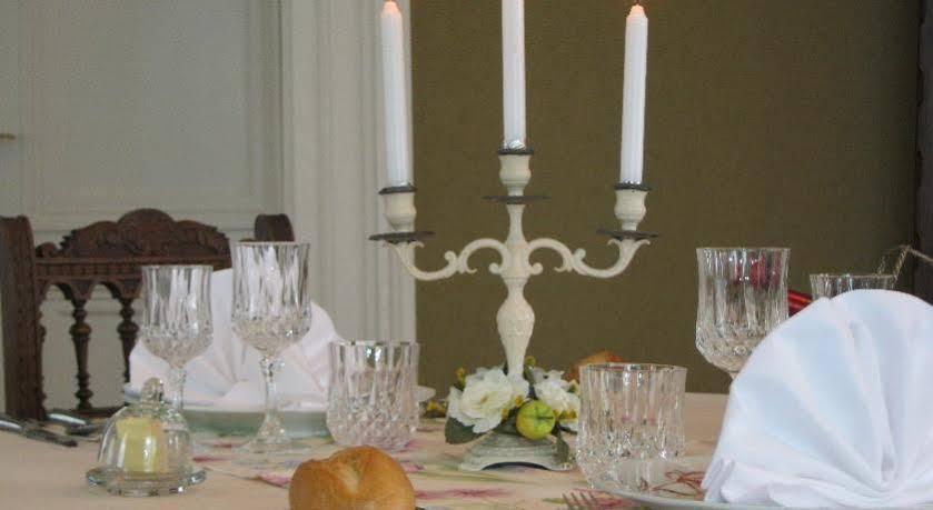 Frühstückspension Chateau De Moulin Le Comte 4*