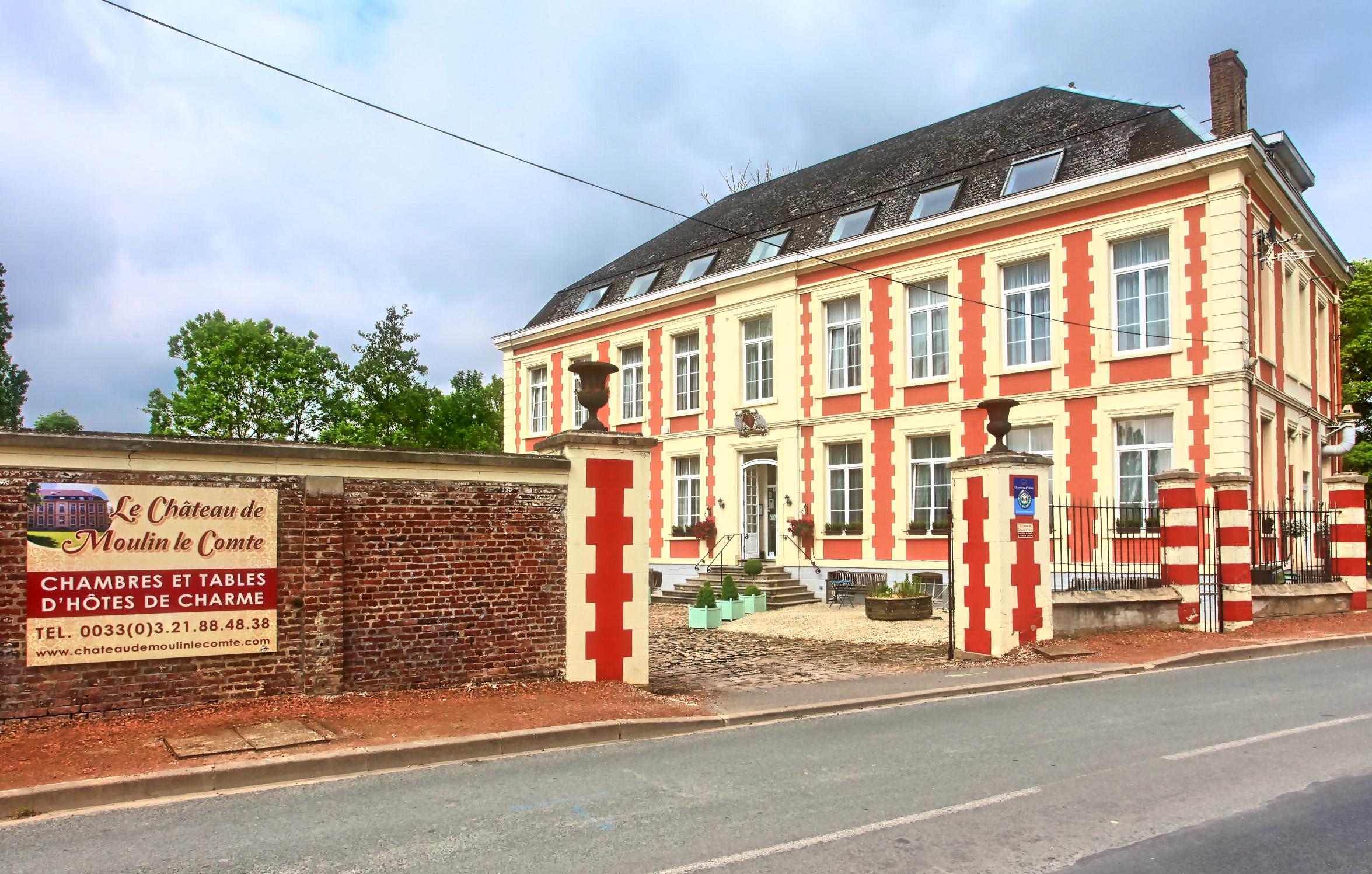 Chateau De Moulin Le Comte 4*